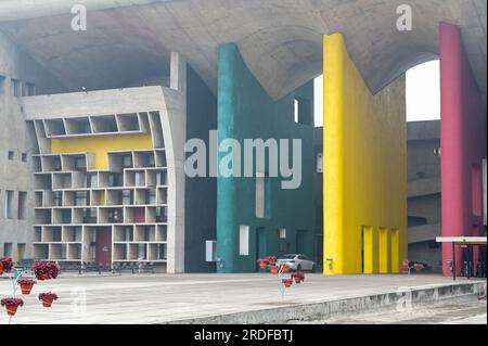 INDIA, Union Territory, Chandigarh City, the master plan of the city divided in sectors was prepared by swiss-french architect Le Corbusier in the 1950`, Sector 1 Capitol complex, government building High Court used by states Punjab and Haryana, designed by Le Corbusier, today a UNESCO listed heritage site Stock Photo